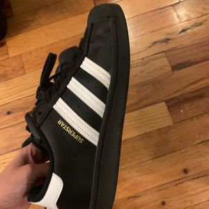 Adidas Superstars 6.5 men / 7.5 women